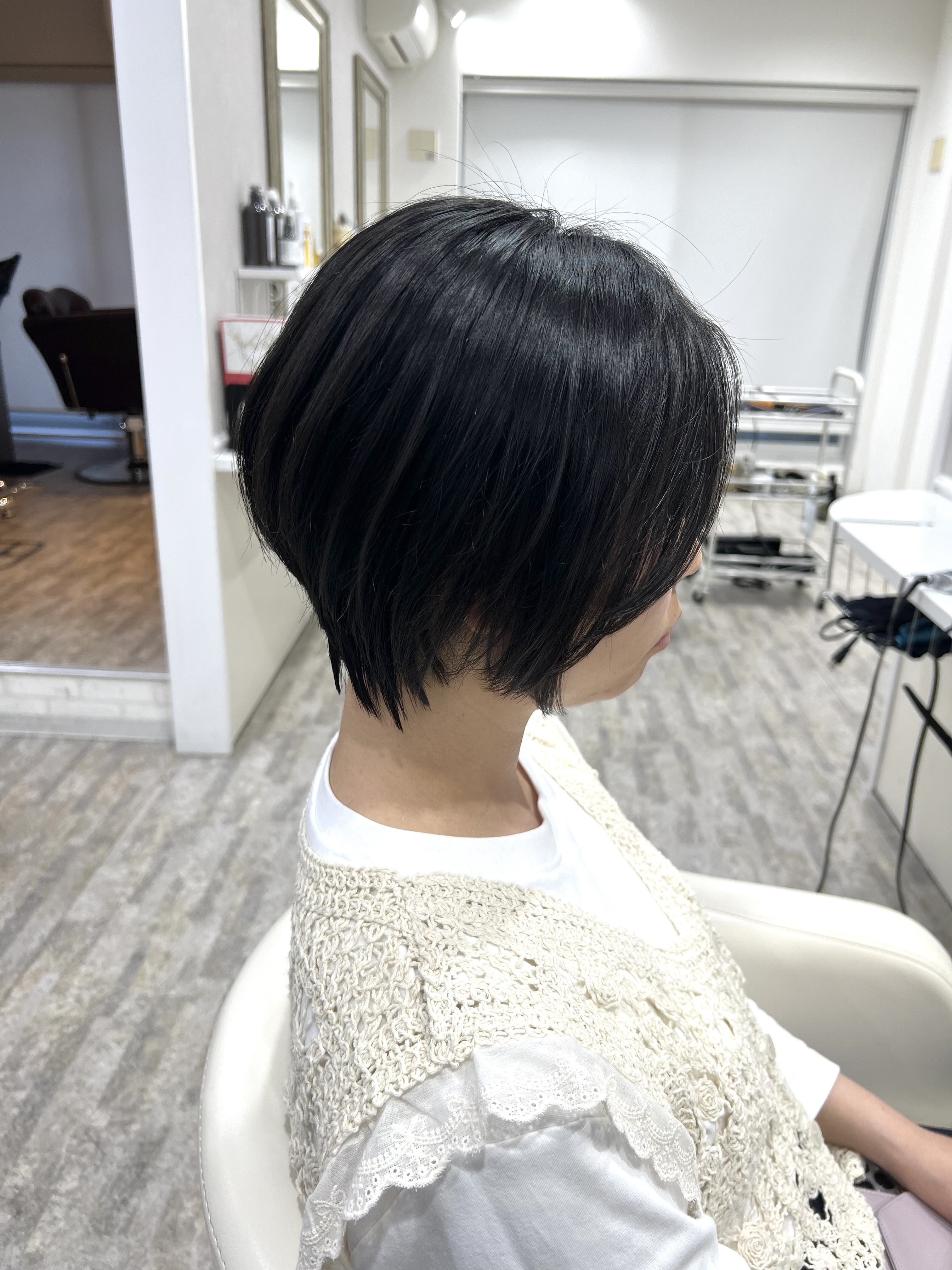 カット後の横顔シルエット